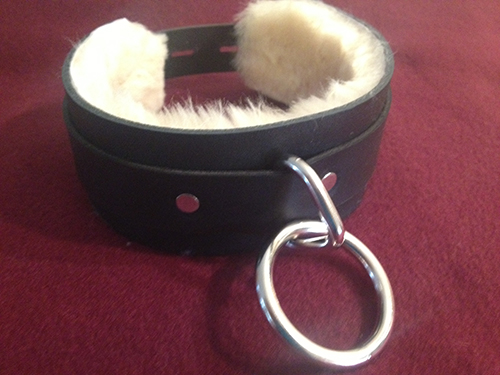 locking fur lined collar